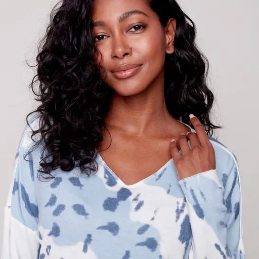 Snowflake V-Neck LS Top