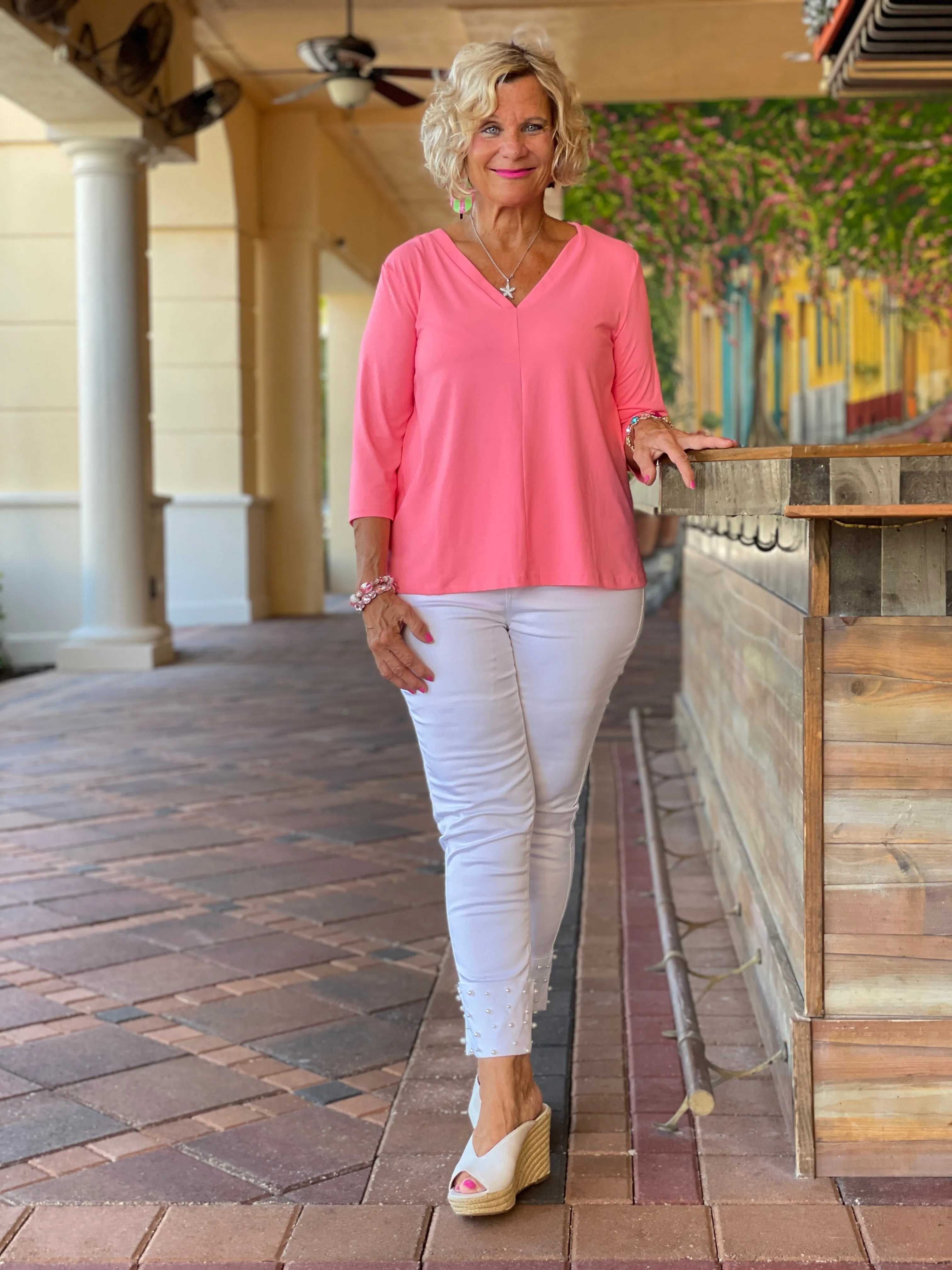 TAILORED CORAL SLEEVE V TOP