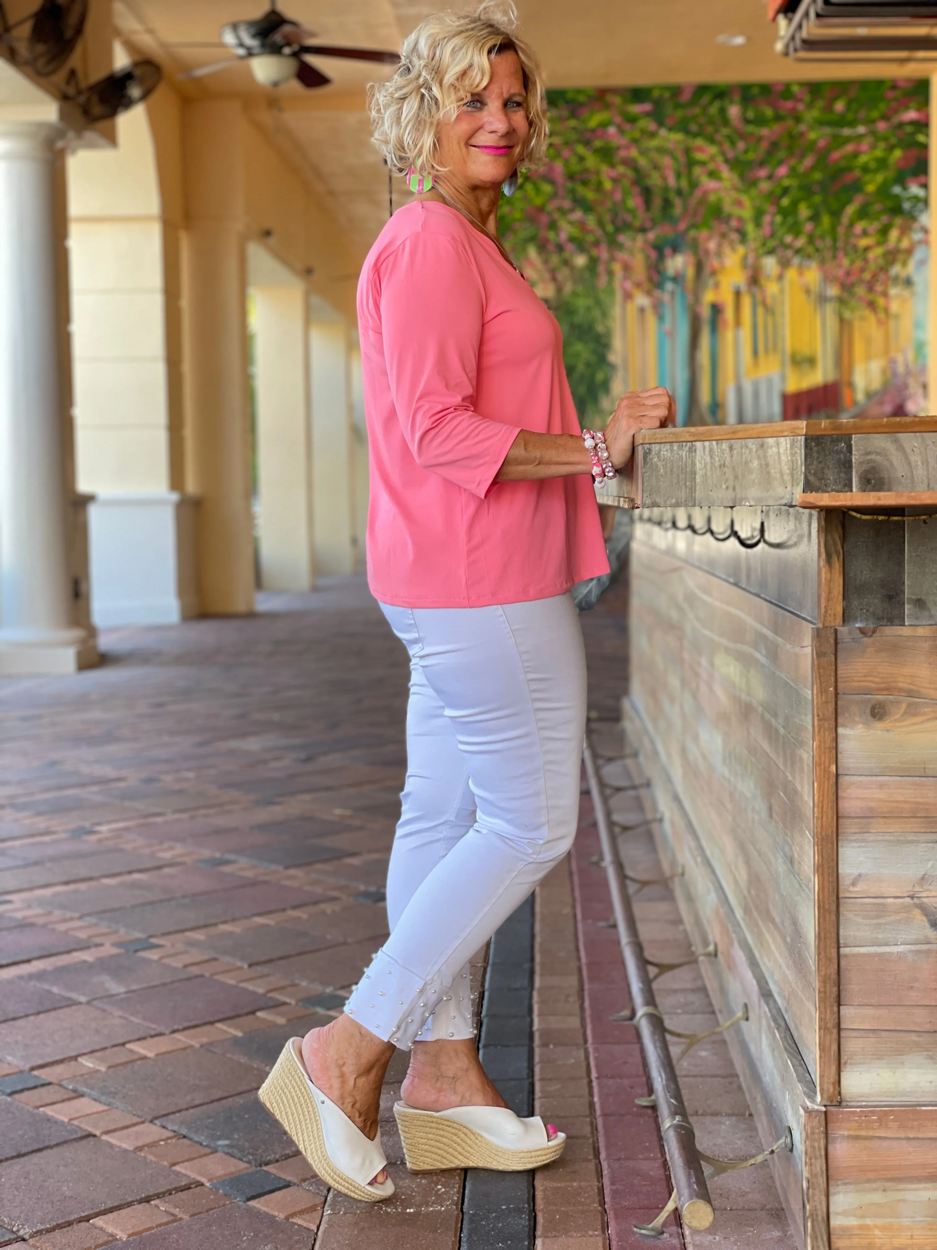 TAILORED CORAL SLEEVE V TOP