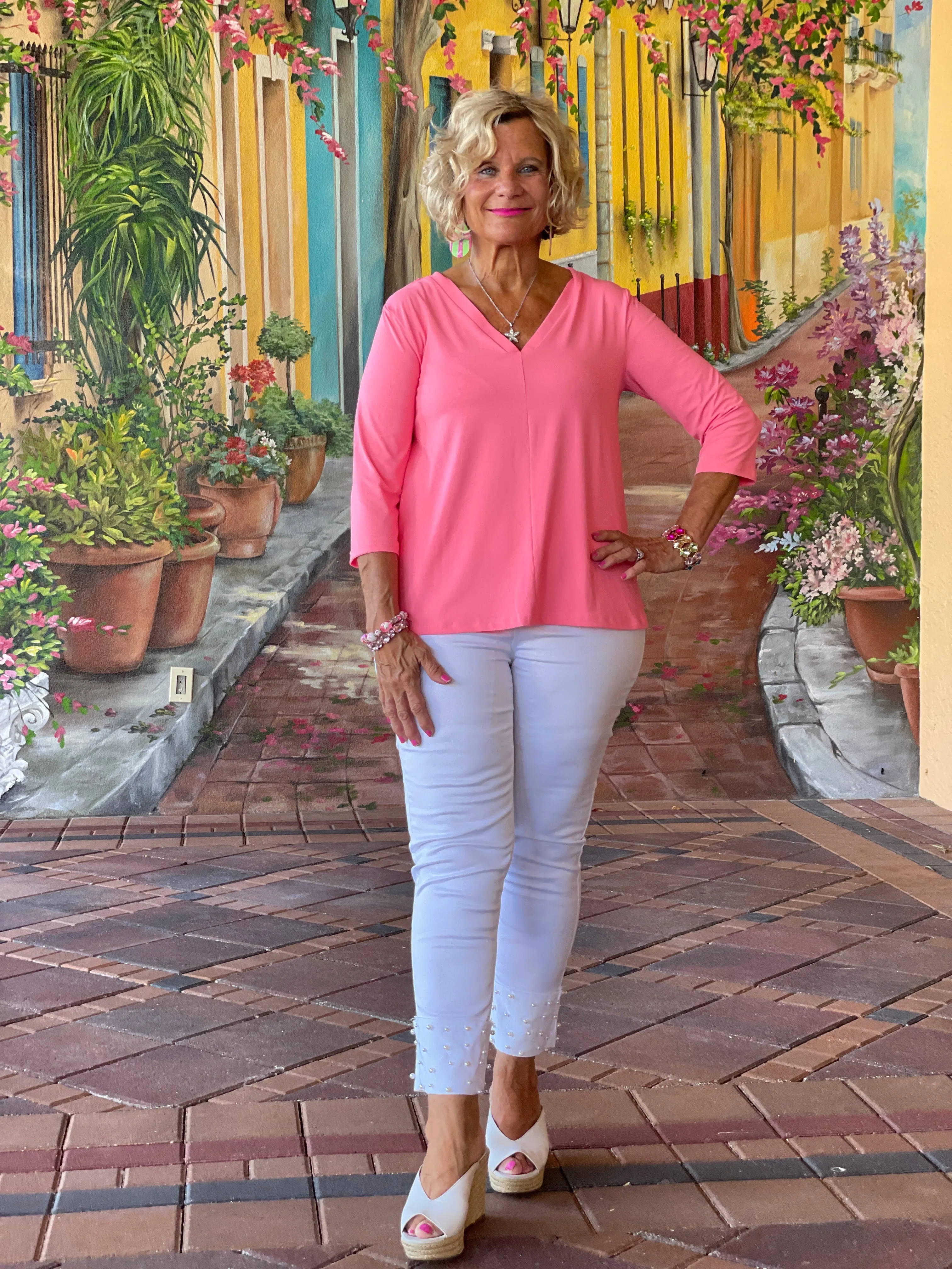 TAILORED CORAL SLEEVE V TOP