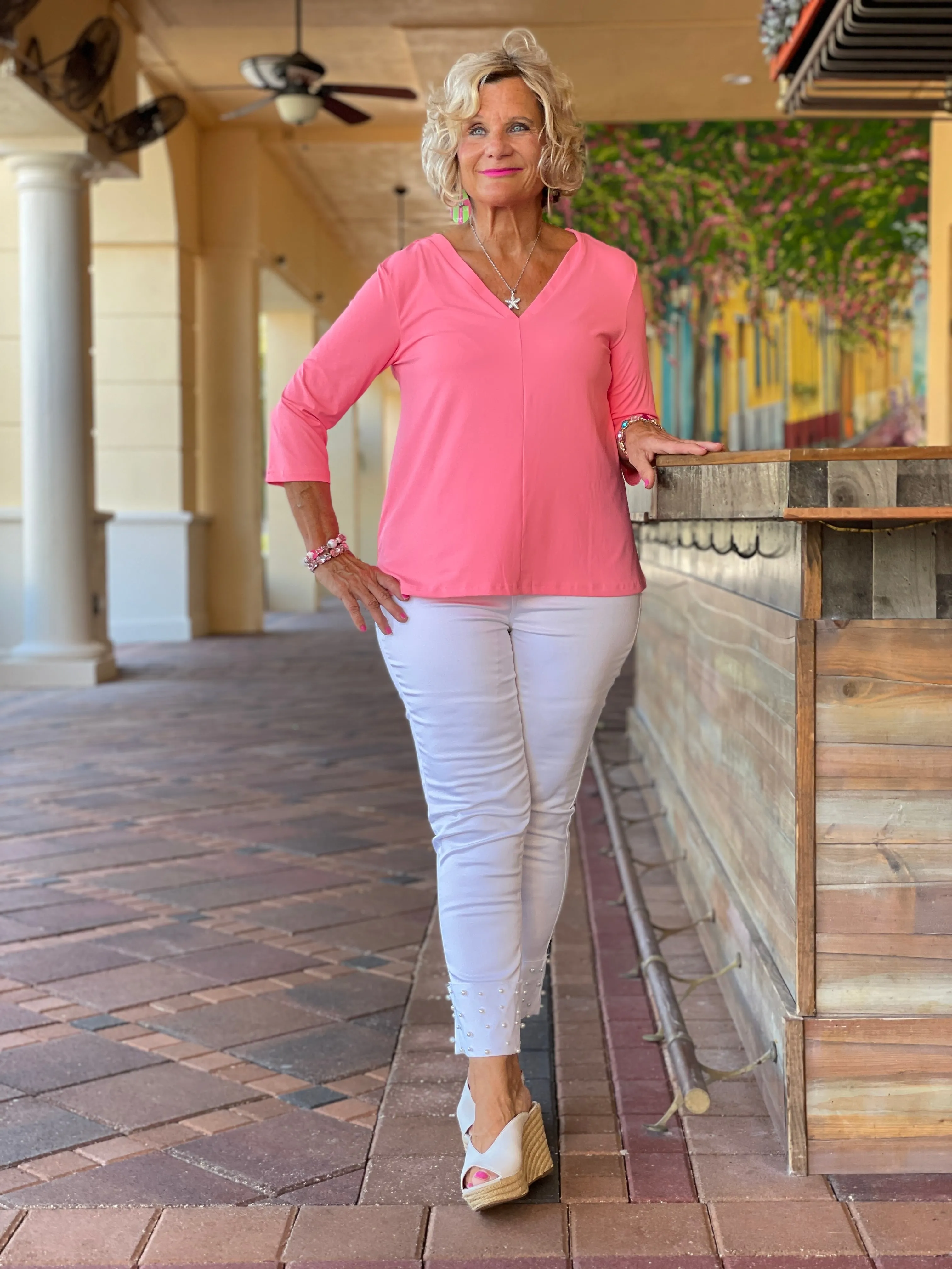 TAILORED CORAL SLEEVE V TOP