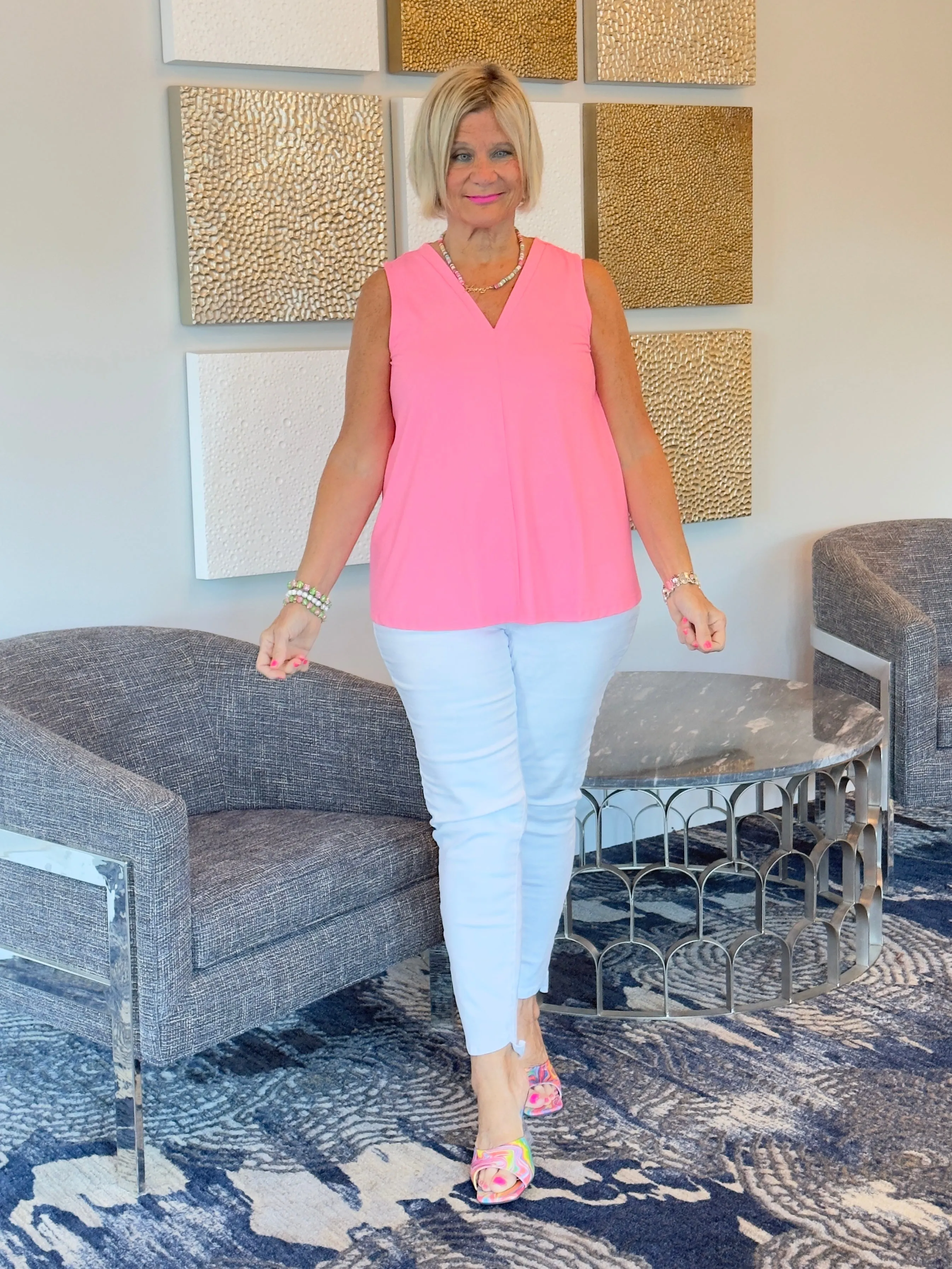 TAILORED V NECK CORAL TOP