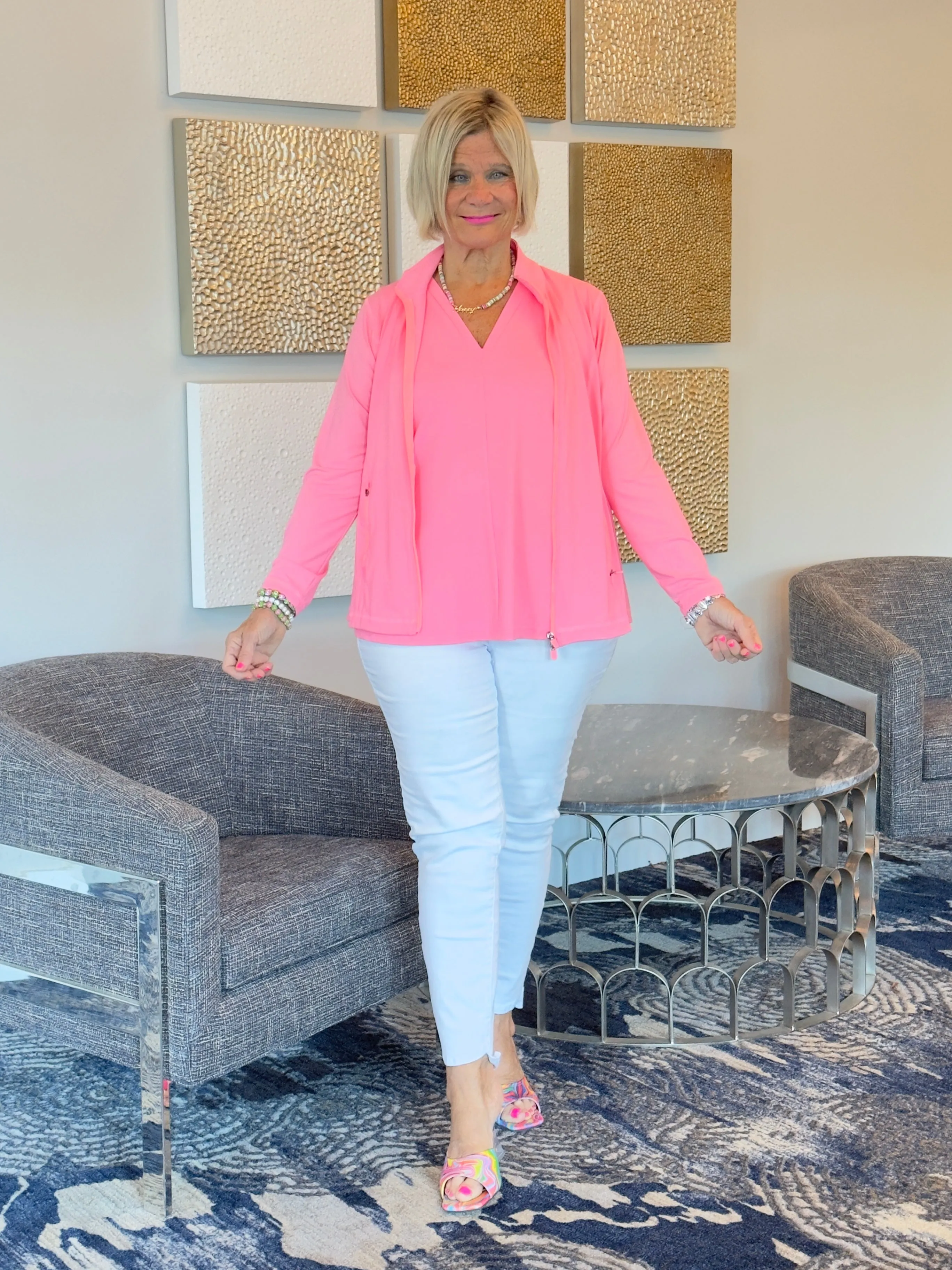 TAILORED V NECK CORAL TOP