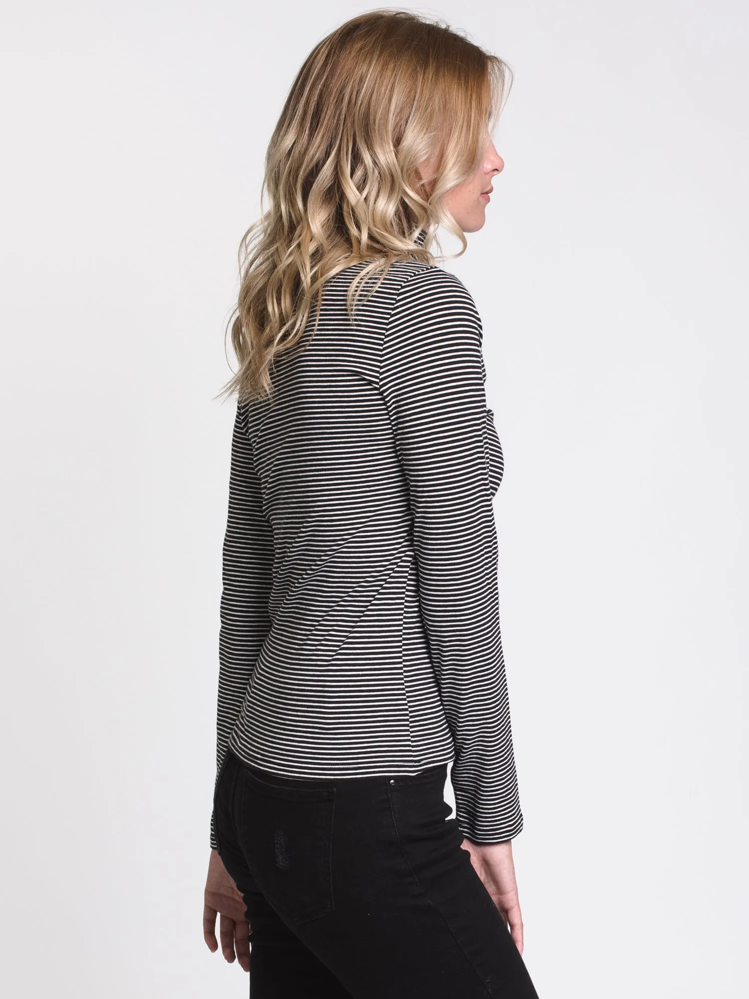 WOMENS KNIT TURTLE NECK - B/W - CLEARANCE